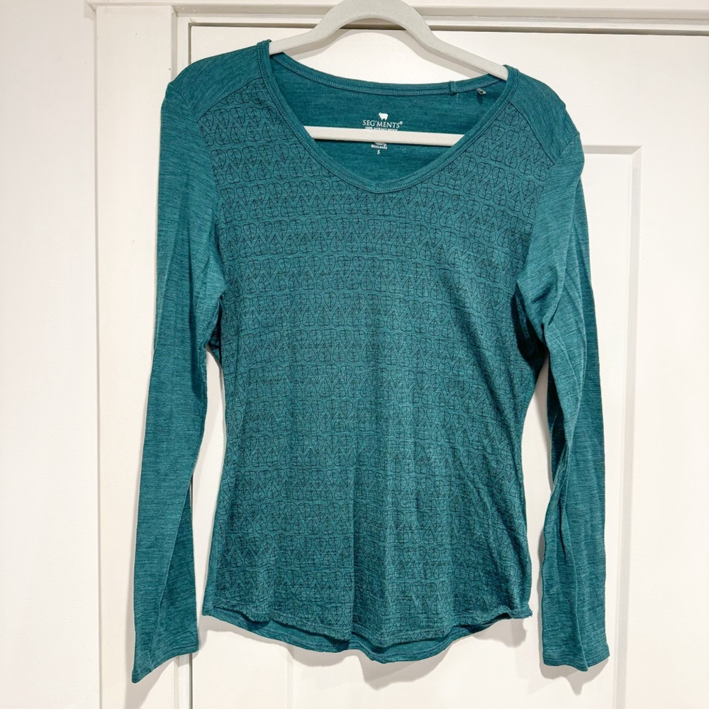 Segments 100% merino wool long sleeve